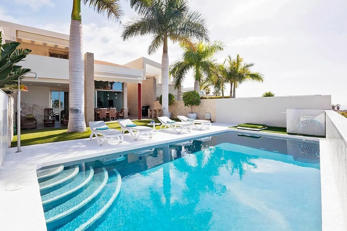 Villa La Caleta Golf location